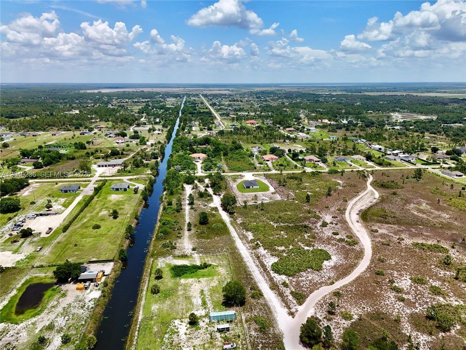 На продажу: $250,000 (3.56 acres)