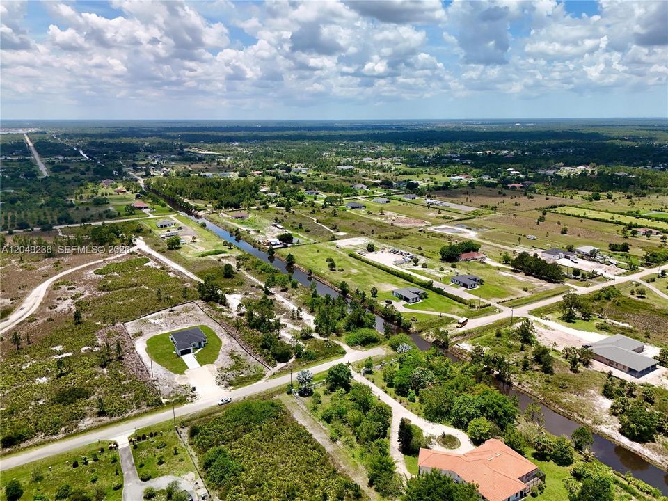 На продажу: $250,000 (3.56 acres)