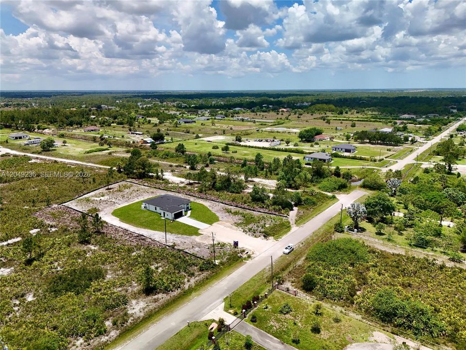 На продажу: $250,000 (3.56 acres)