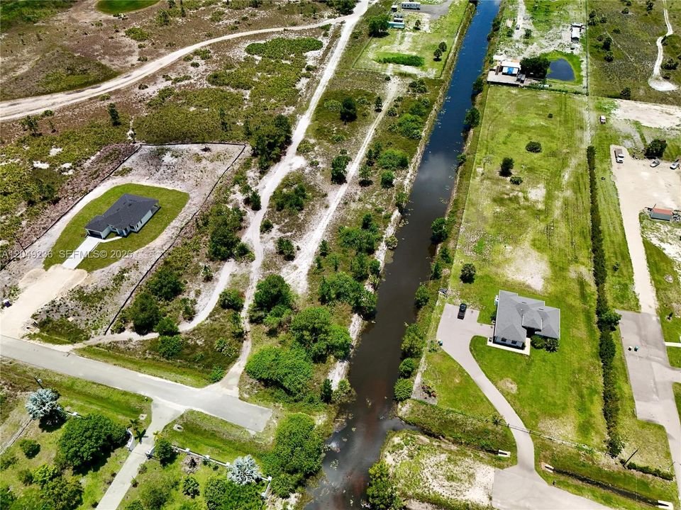 На продажу: $250,000 (3.56 acres)