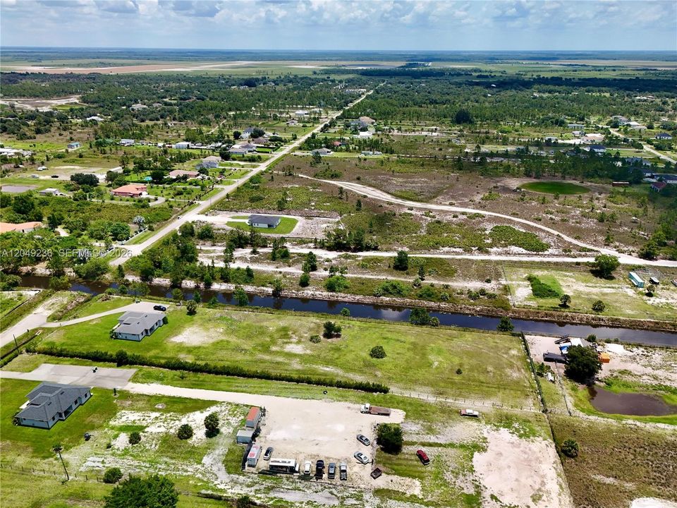 На продажу: $250,000 (3.56 acres)