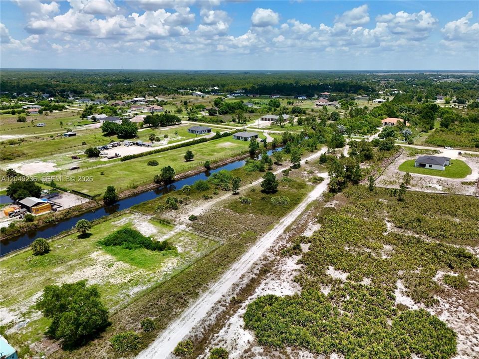 На продажу: $250,000 (3.56 acres)