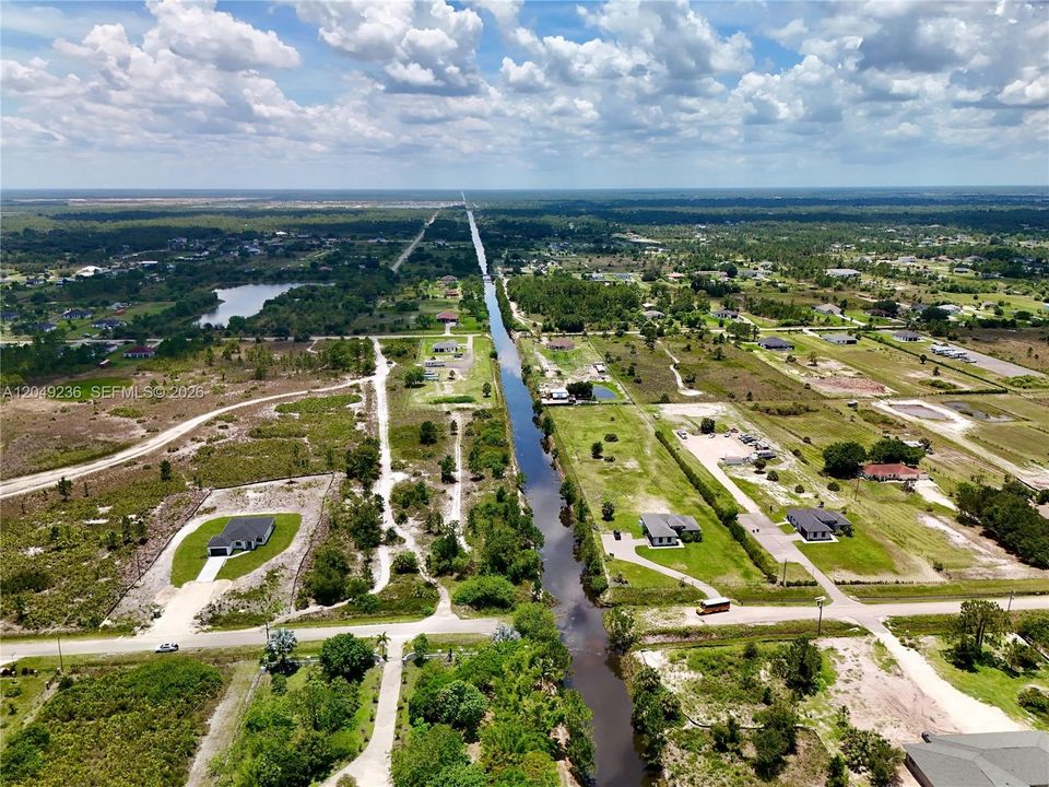 На продажу: $250,000 (3.56 acres)