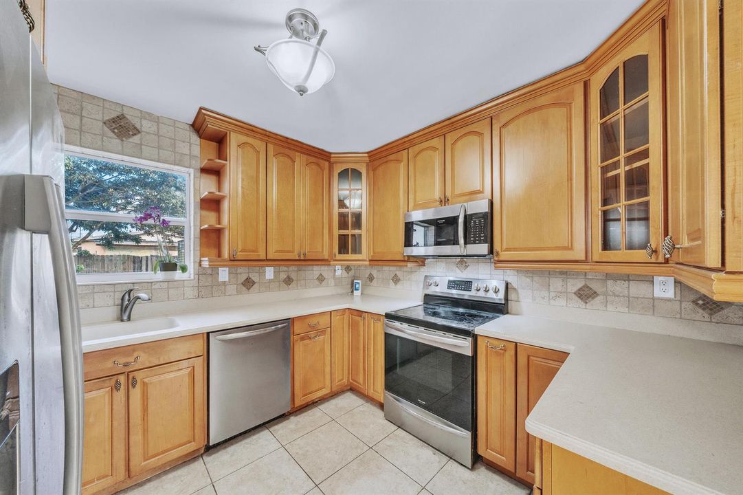 9 Kitchen (1)
