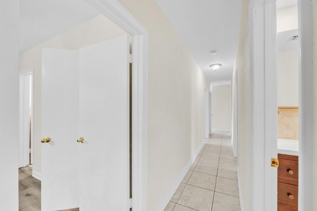 18 Guest Bedroom C (4)