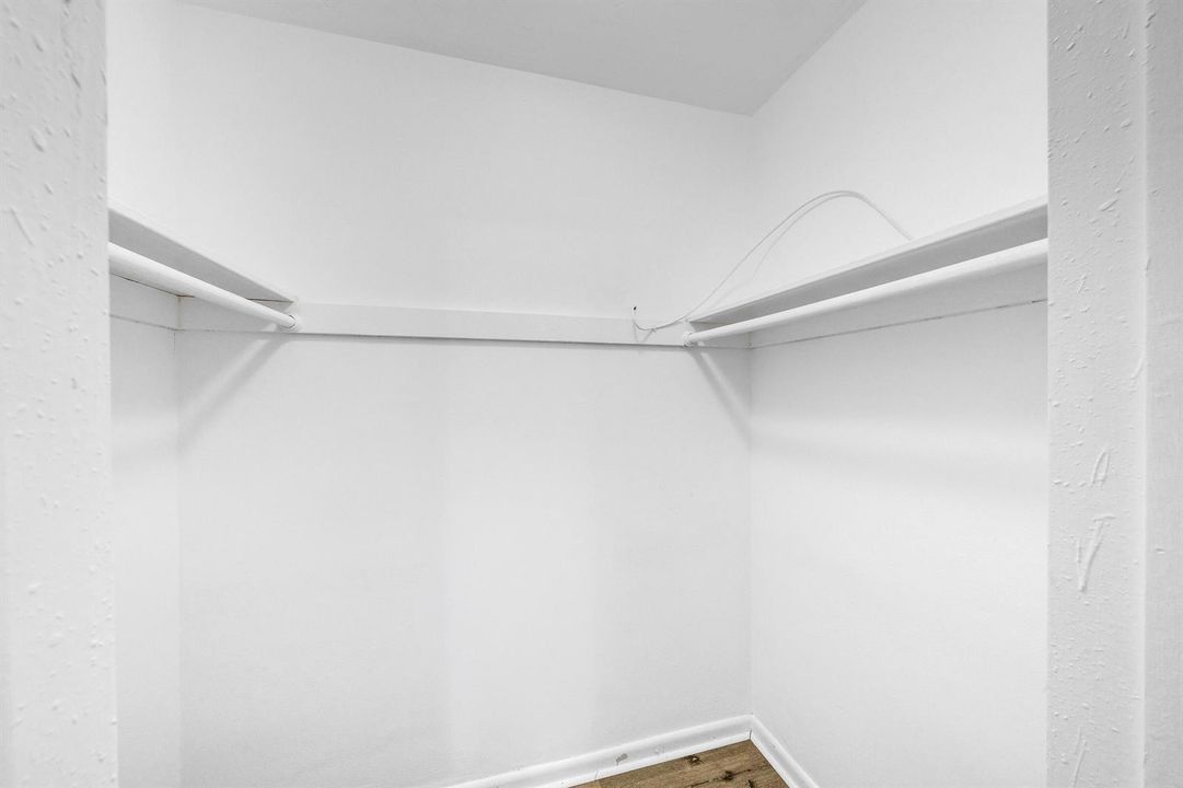 17 Closet (2)