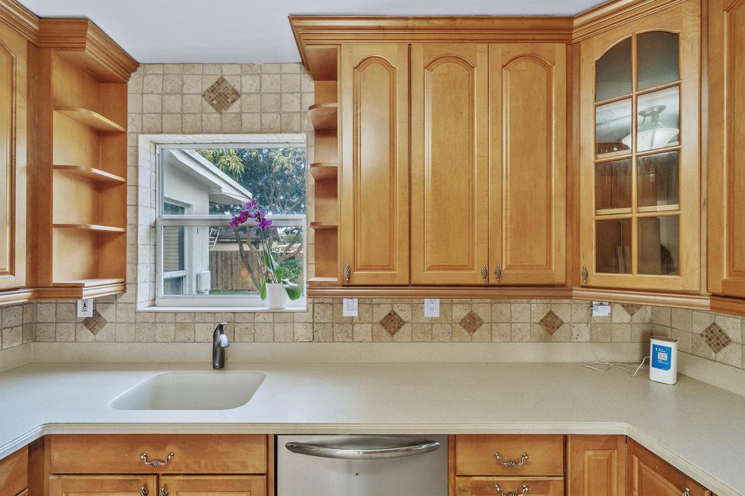 9 Kitchen (2)