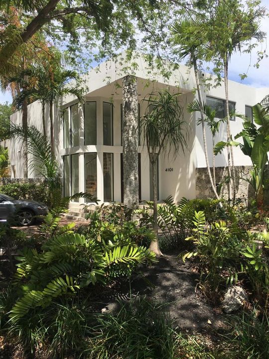 En Renta: $16,000 (4 camas, 5 baños, 3618 Pies cuadrados)