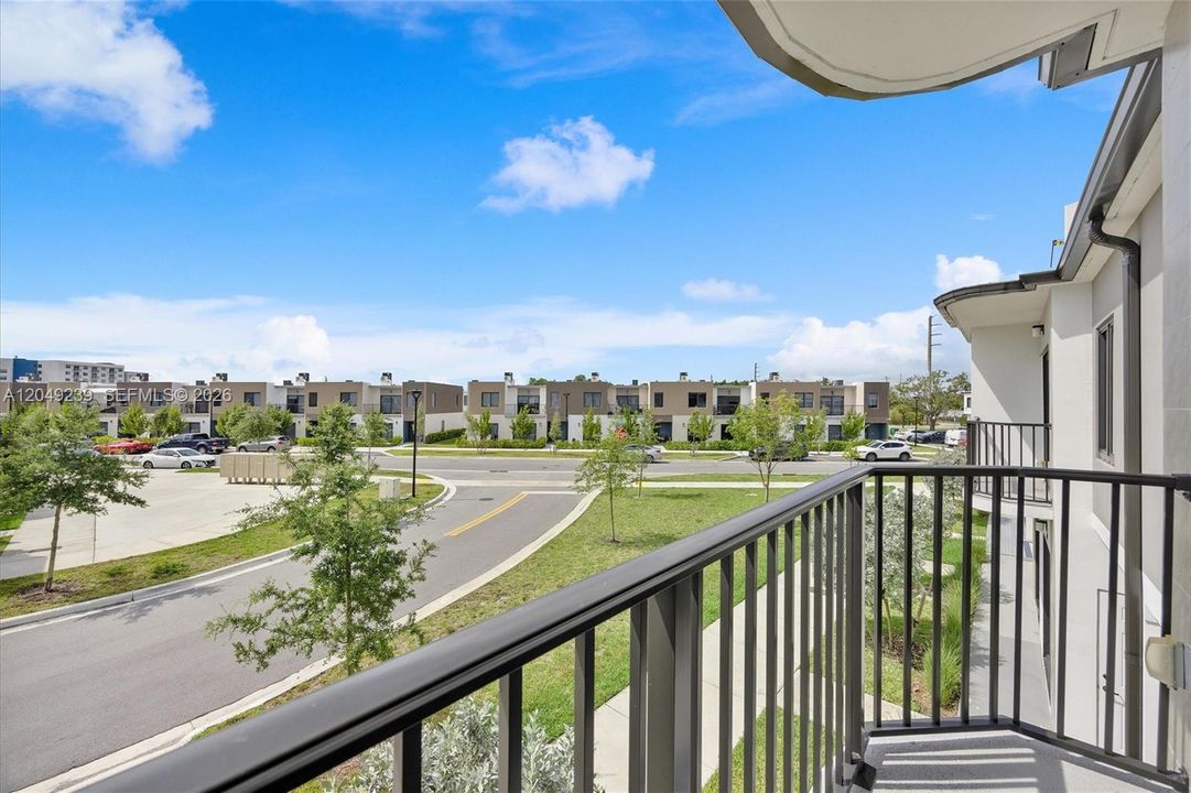 For Sale: $430,000 (4 beds, 3 baths, 1398 Square Feet)