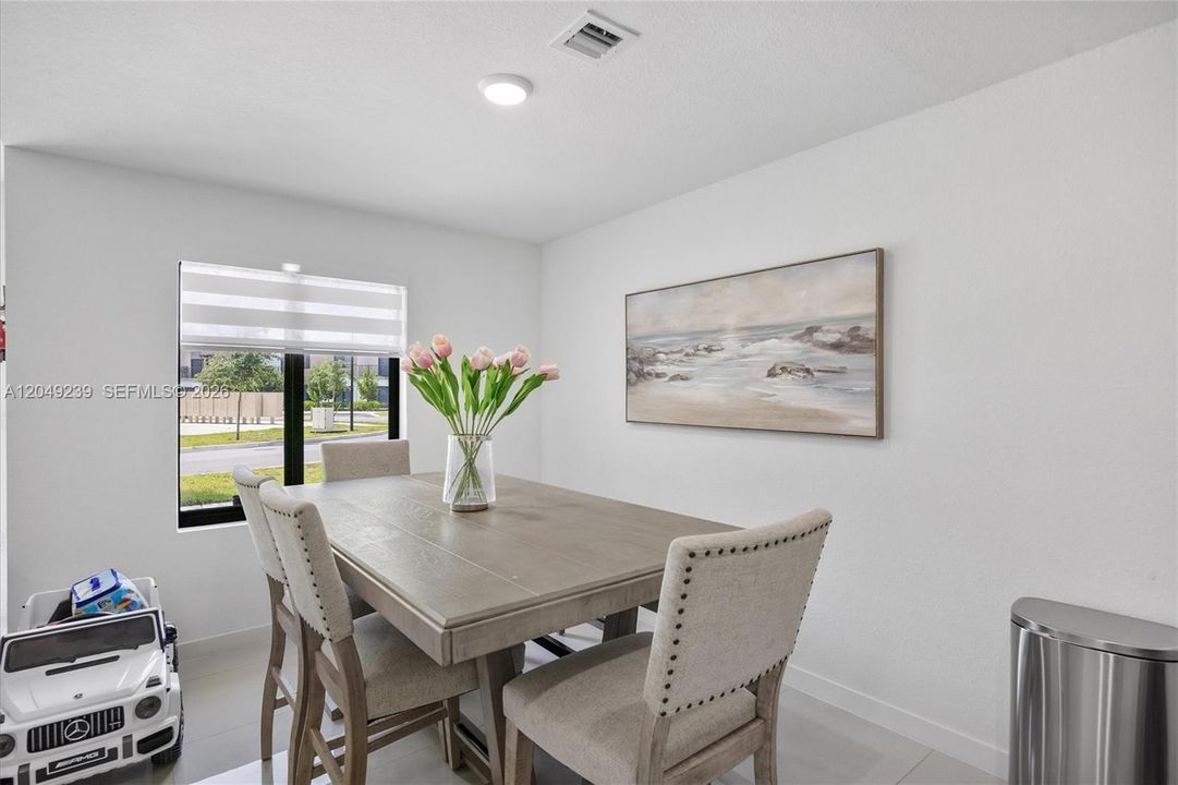 For Sale: $430,000 (4 beds, 3 baths, 1398 Square Feet)