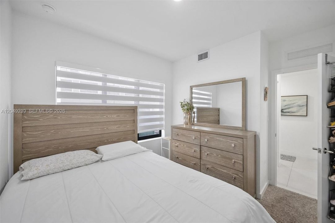 For Sale: $430,000 (4 beds, 3 baths, 1398 Square Feet)