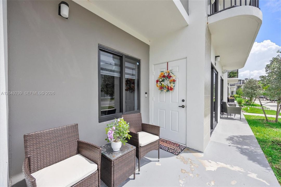 For Sale: $430,000 (4 beds, 3 baths, 1398 Square Feet)