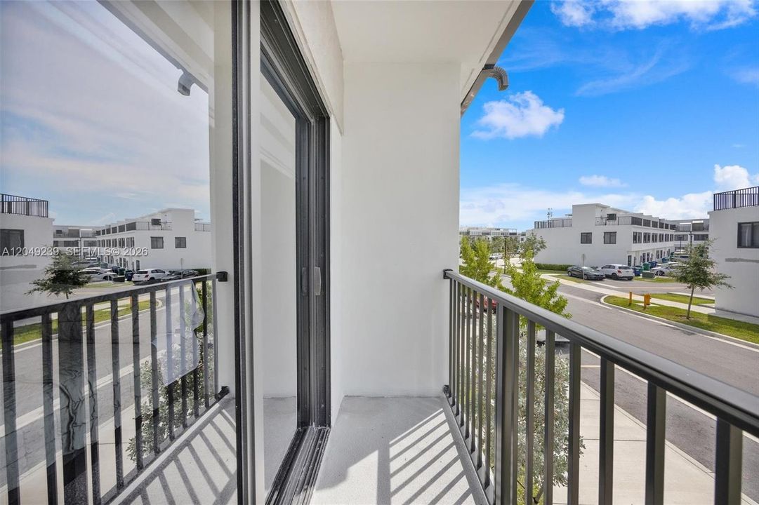 For Sale: $430,000 (4 beds, 3 baths, 1398 Square Feet)
