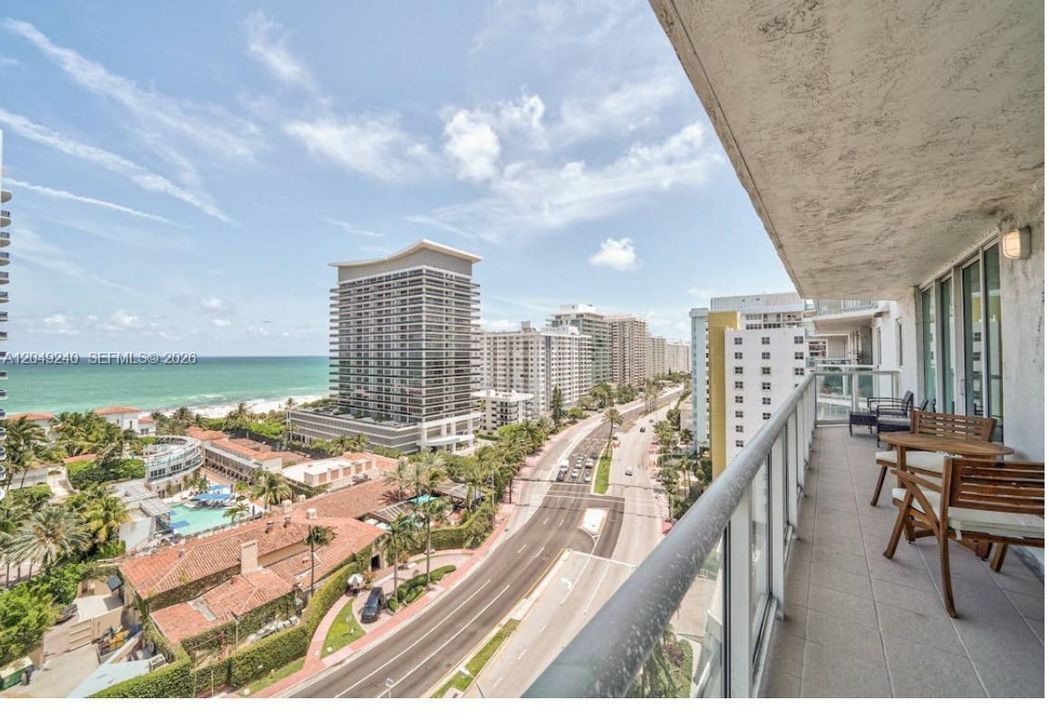 For Rent: $5,975 (2 beds, 2 baths, 970 Square Feet)