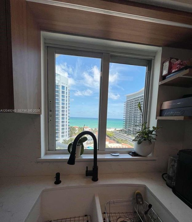 For Rent: $5,975 (2 beds, 2 baths, 970 Square Feet)