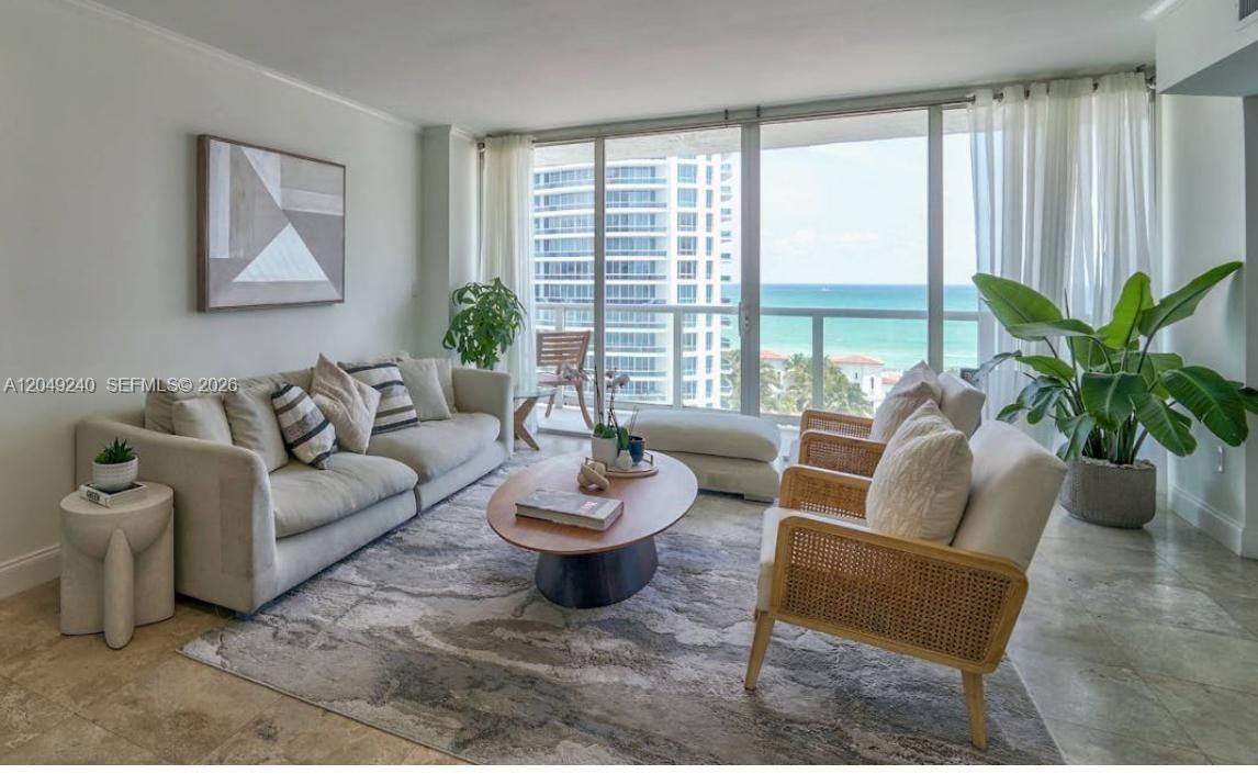 For Rent: $5,975 (2 beds, 2 baths, 970 Square Feet)