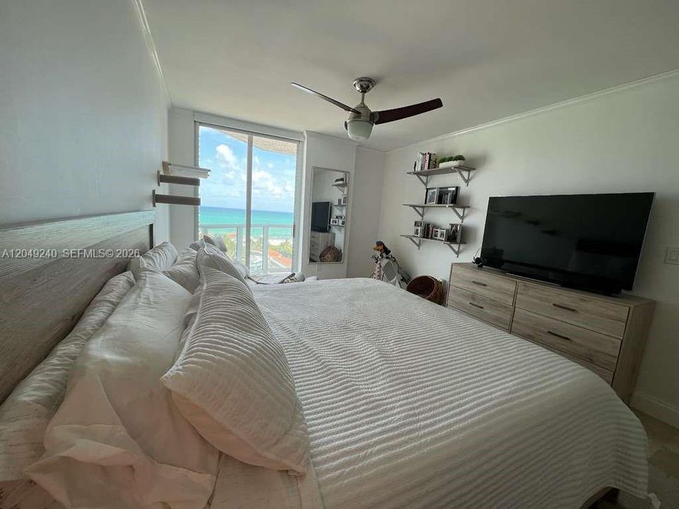 For Rent: $5,975 (2 beds, 2 baths, 970 Square Feet)