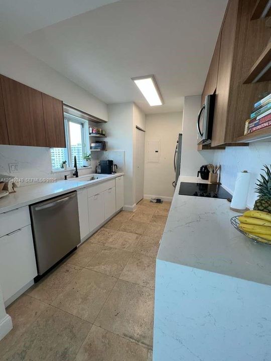 For Rent: $5,975 (2 beds, 2 baths, 970 Square Feet)