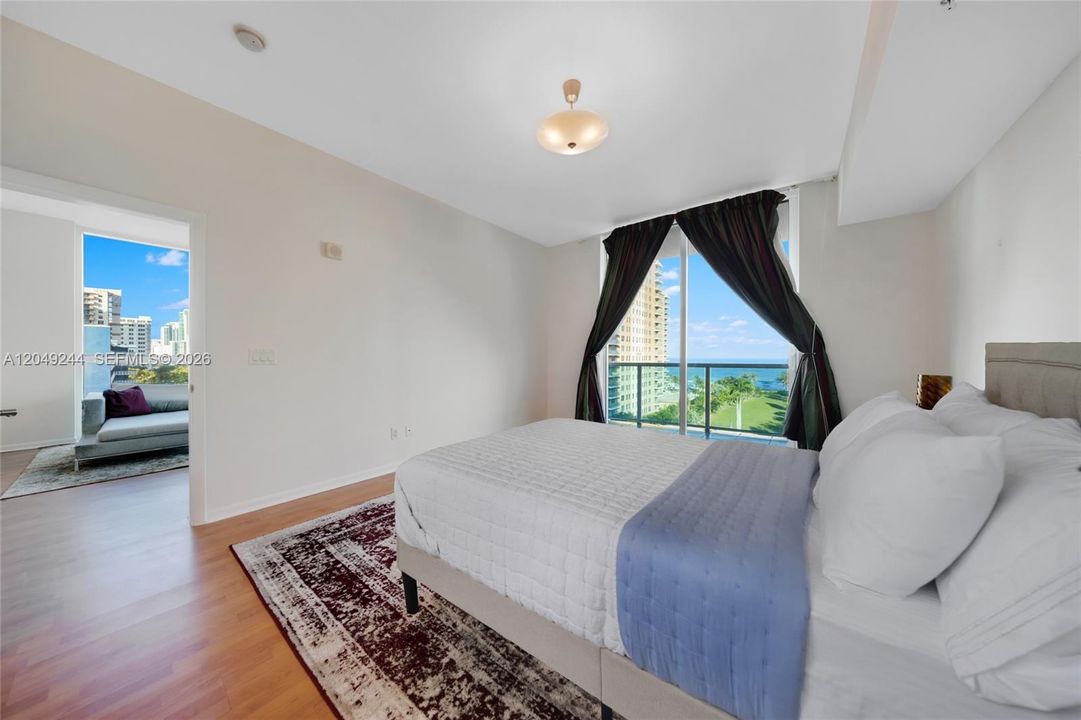 For Rent: $4,100 (2 beds, 2 baths, 1398 Square Feet)