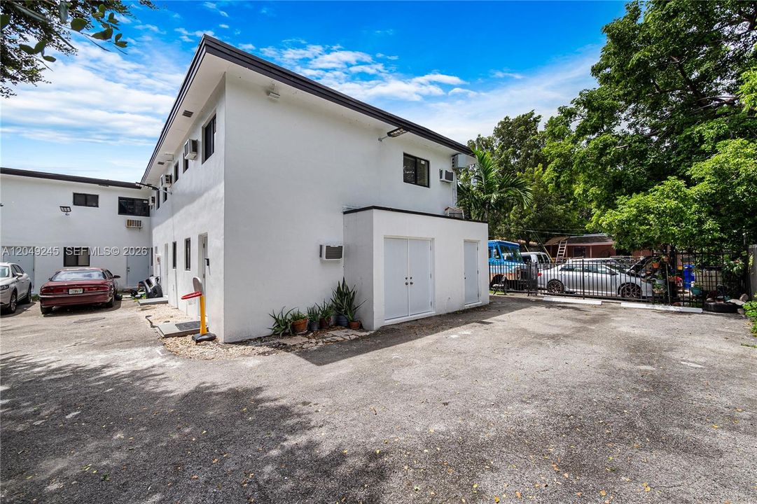 For Sale: $1,890,000 (0 beds, 0 baths, 6090 Square Feet)