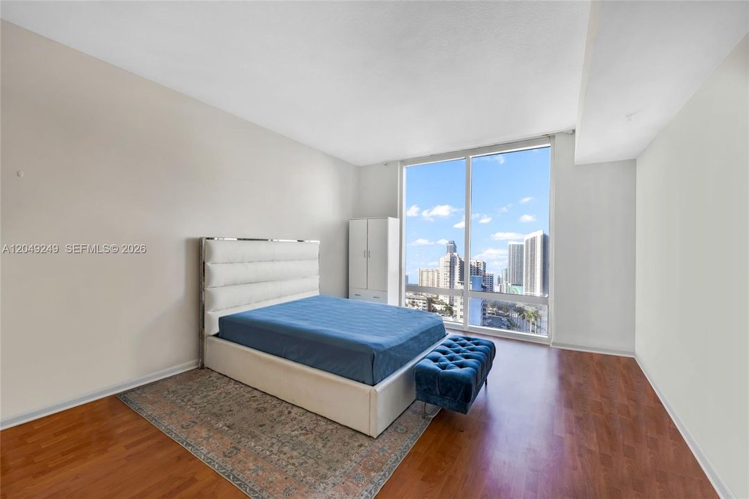 For Sale: $650,000 (2 beds, 2 baths, 1398 Square Feet)