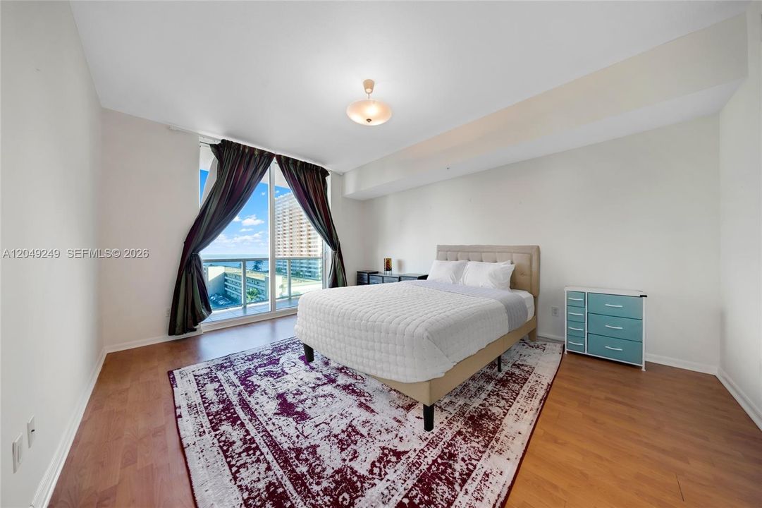 For Sale: $650,000 (2 beds, 2 baths, 1398 Square Feet)