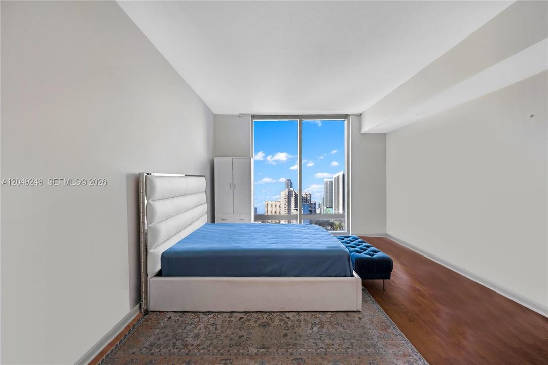 For Sale: $650,000 (2 beds, 2 baths, 1398 Square Feet)