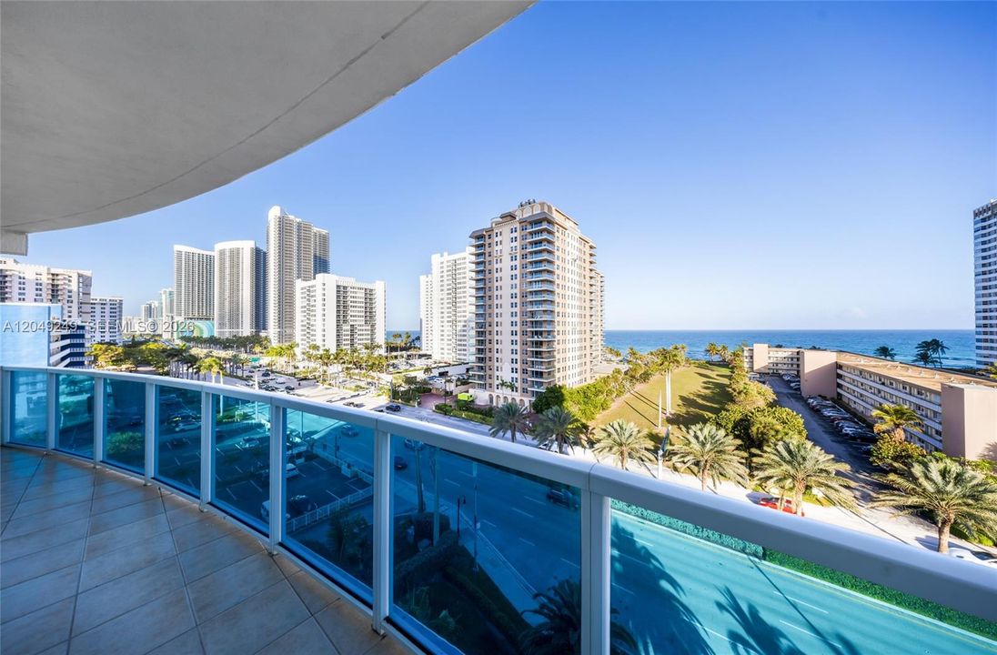 For Sale: $650,000 (2 beds, 2 baths, 1398 Square Feet)