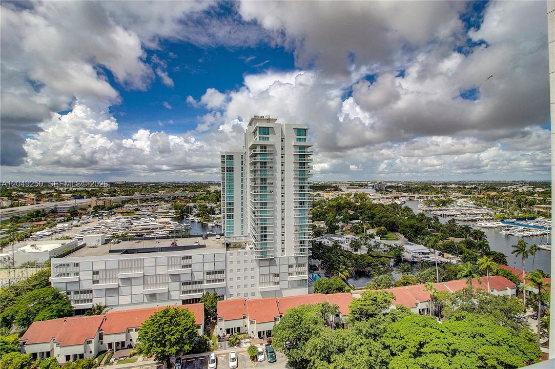 For Rent: $2,400 (1 beds, 1 baths, 637 Square Feet)