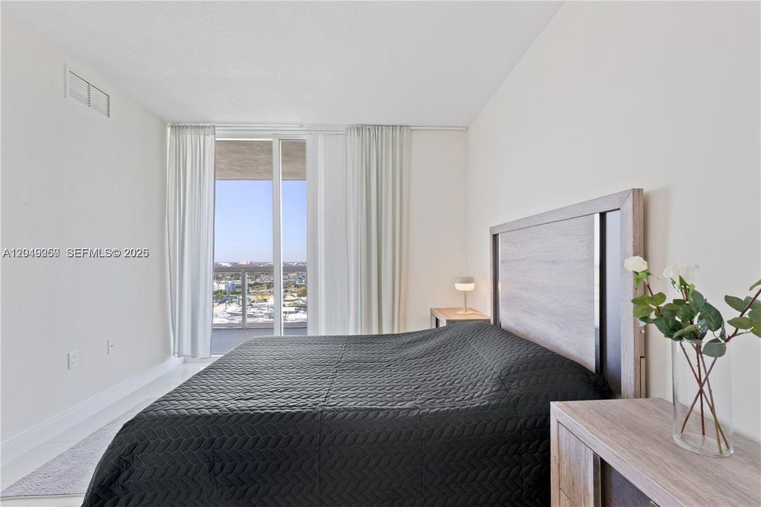 For Rent: $2,400 (1 beds, 1 baths, 637 Square Feet)