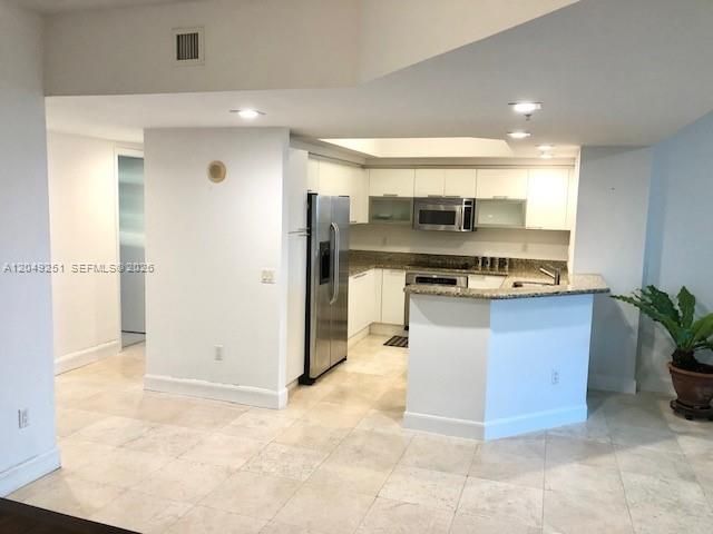 For Rent: $3,500 (2 beds, 2 baths, 1763 Square Feet)