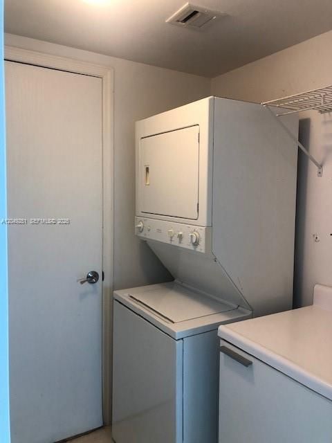 For Rent: $3,500 (2 beds, 2 baths, 1763 Square Feet)