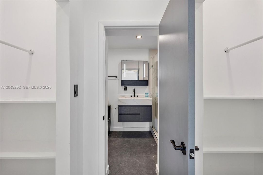 For Rent: $5,300 (4 beds, 2 baths, 1602 Square Feet)
