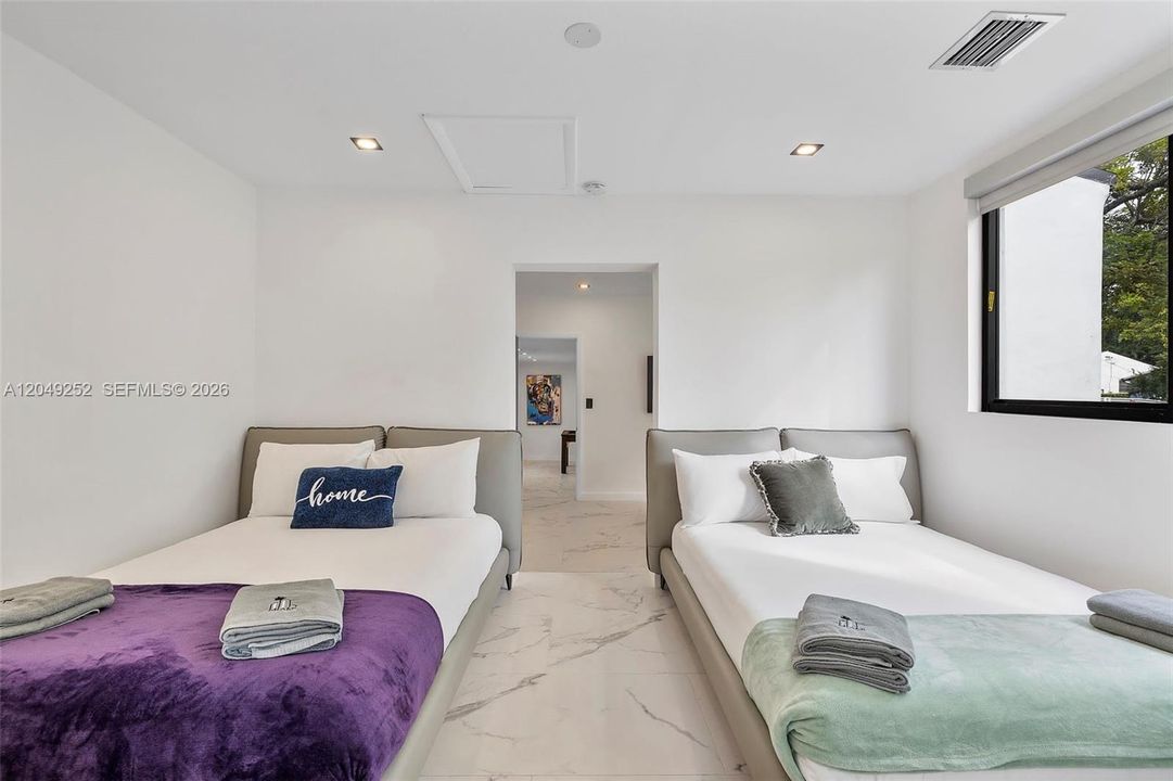 For Rent: $5,300 (4 beds, 2 baths, 1602 Square Feet)
