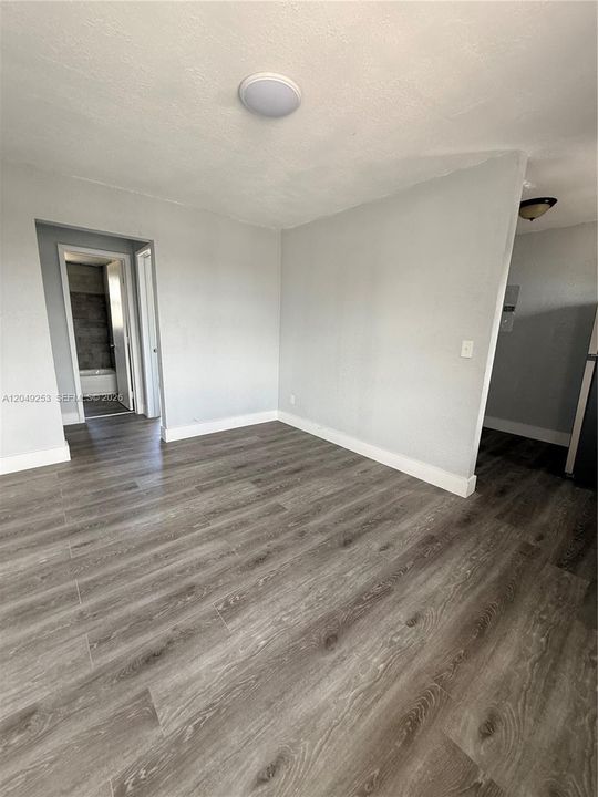 For Rent: $1,595 (1 beds, 1 baths, 575 Square Feet)