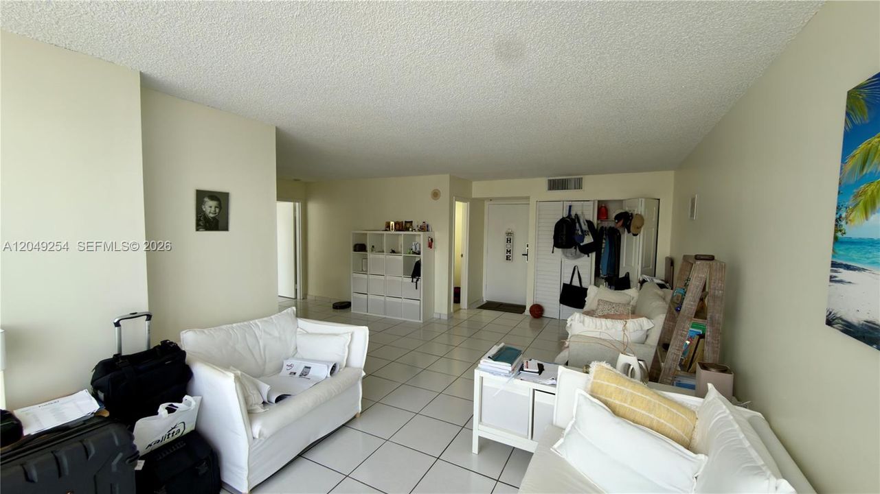В аренду: $2,200 (1 спален, 1 ванн, 767 Квадратных фут)