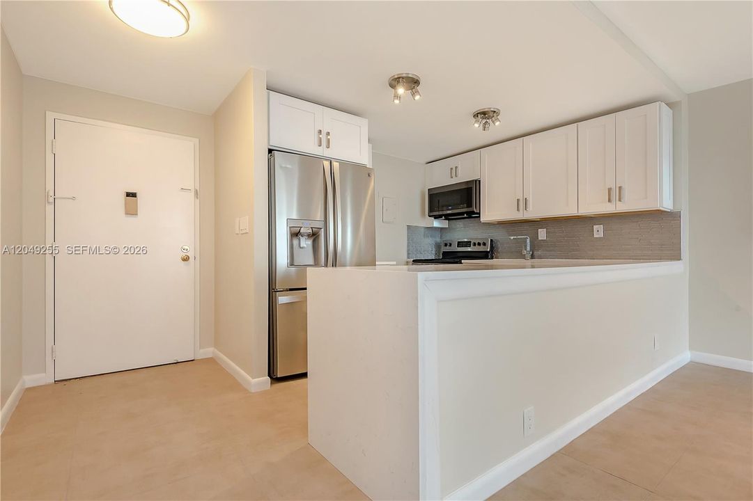 For Rent: $2,100 (1 beds, 1 baths, 780 Square Feet)