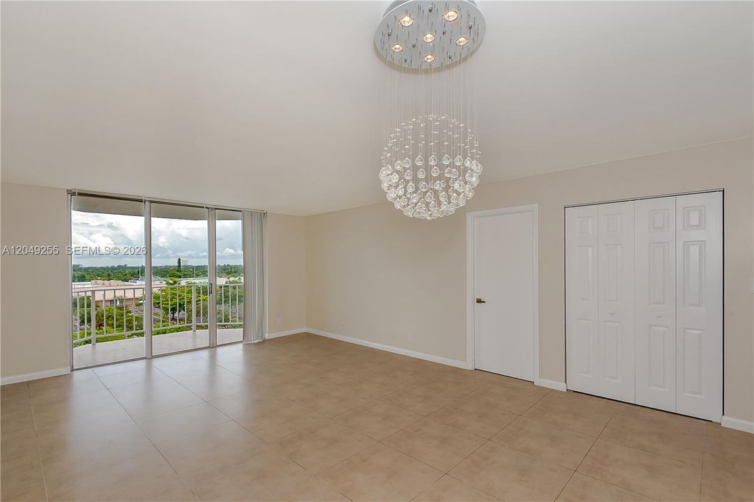 For Rent: $2,100 (1 beds, 1 baths, 780 Square Feet)