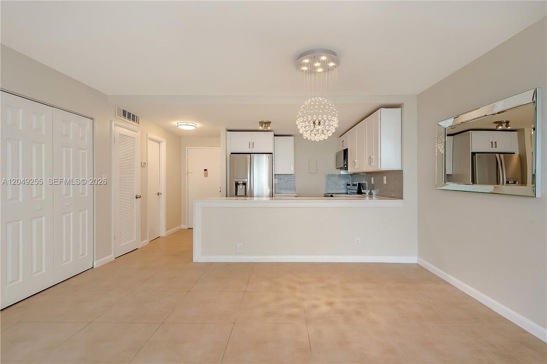 For Rent: $2,100 (1 beds, 1 baths, 780 Square Feet)