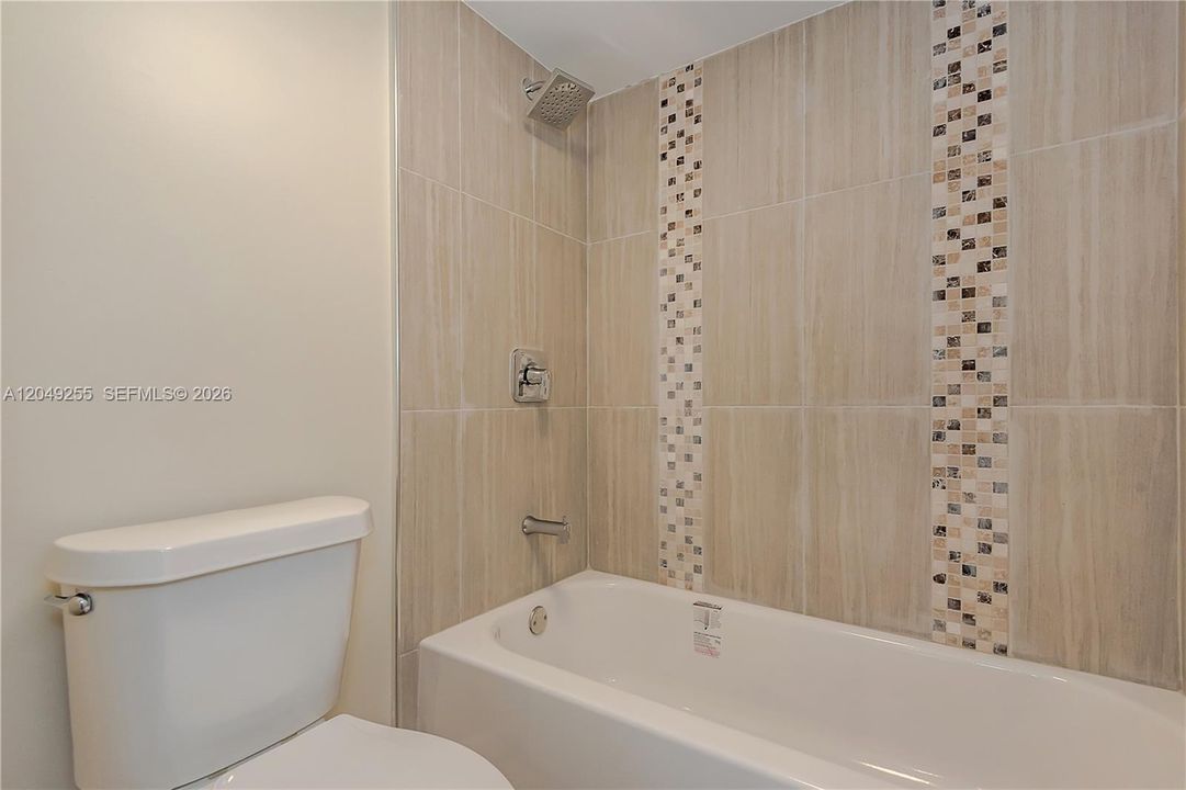 For Rent: $2,100 (1 beds, 1 baths, 780 Square Feet)