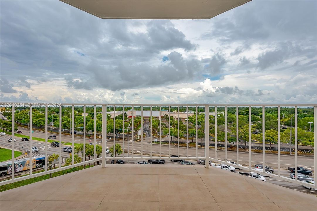 For Rent: $2,100 (1 beds, 1 baths, 780 Square Feet)