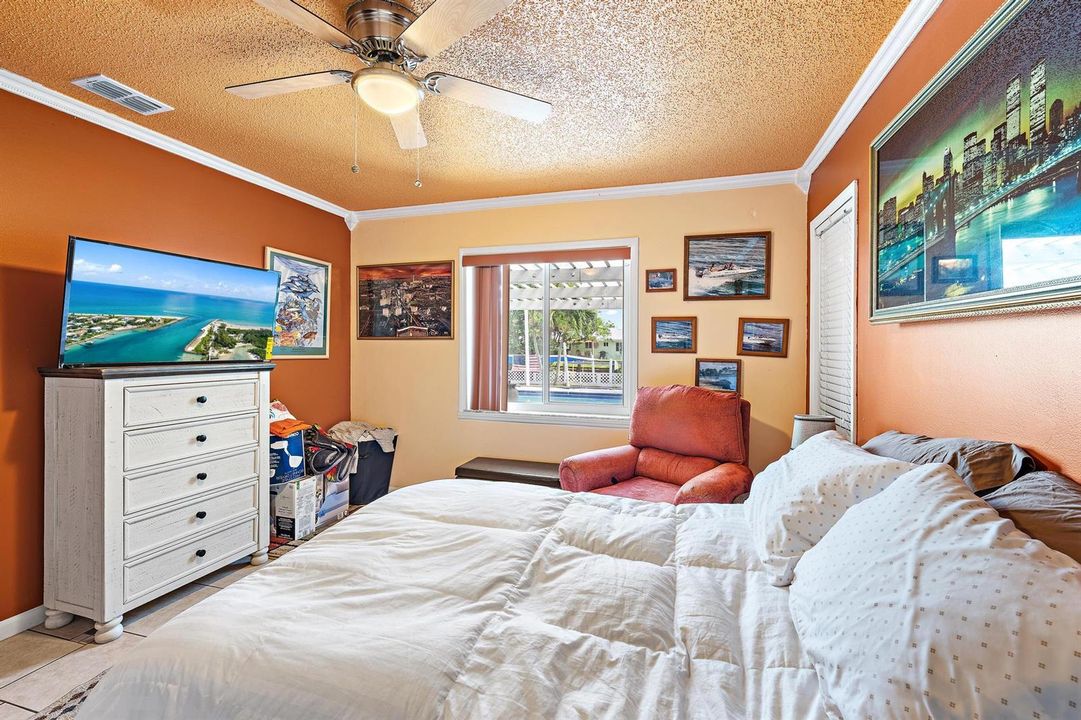 1005 Mohawk St-3