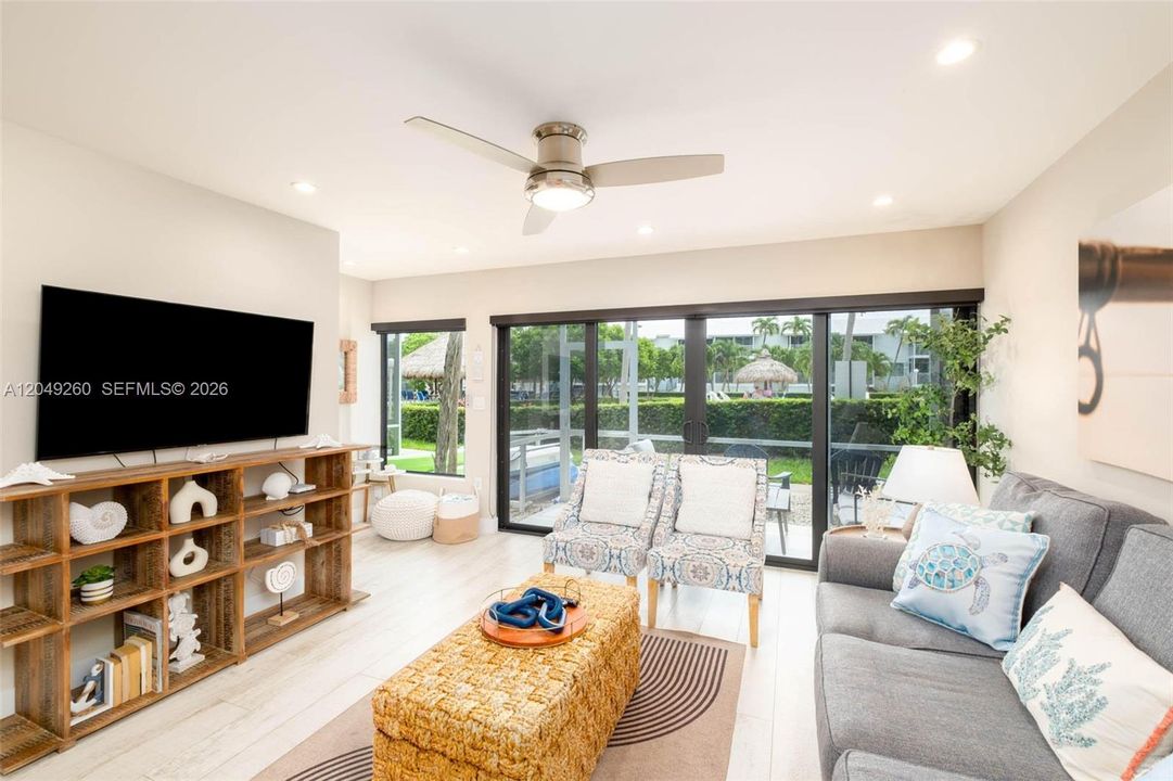 En Venta: $819,000 (2 camas, 2 baños, 918 Pies cuadrados)