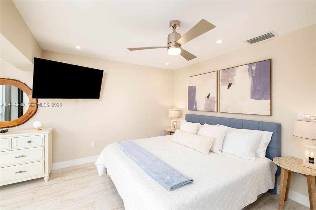 En Venta: $819,000 (2 camas, 2 baños, 918 Pies cuadrados)