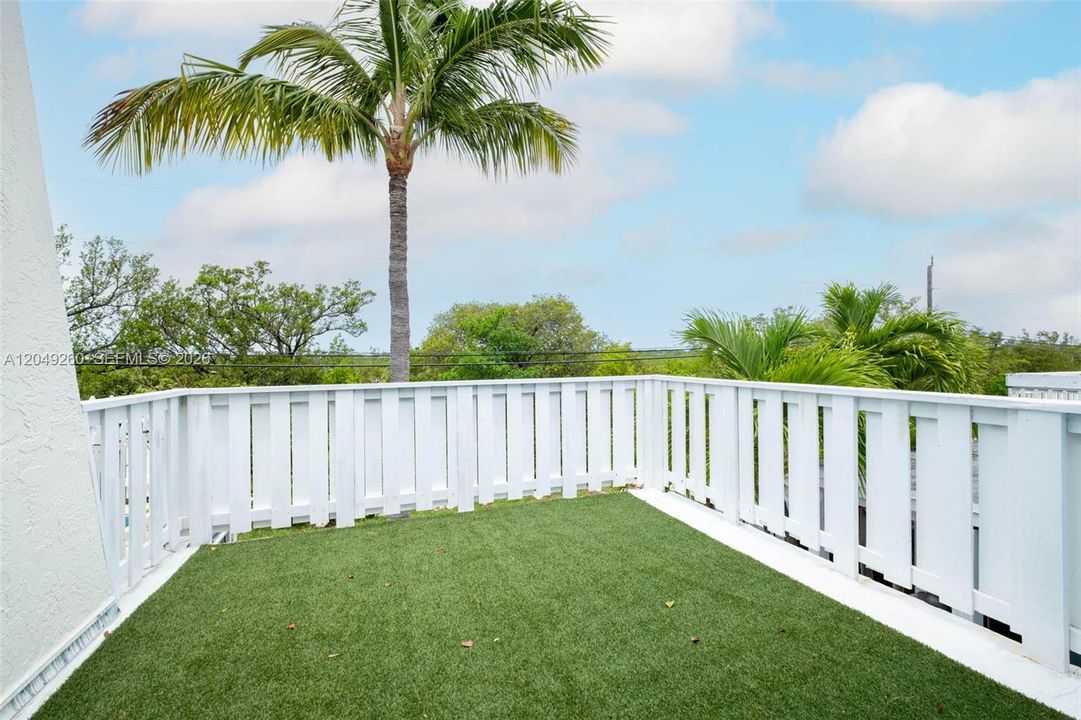 En Venta: $819,000 (2 camas, 2 baños, 918 Pies cuadrados)