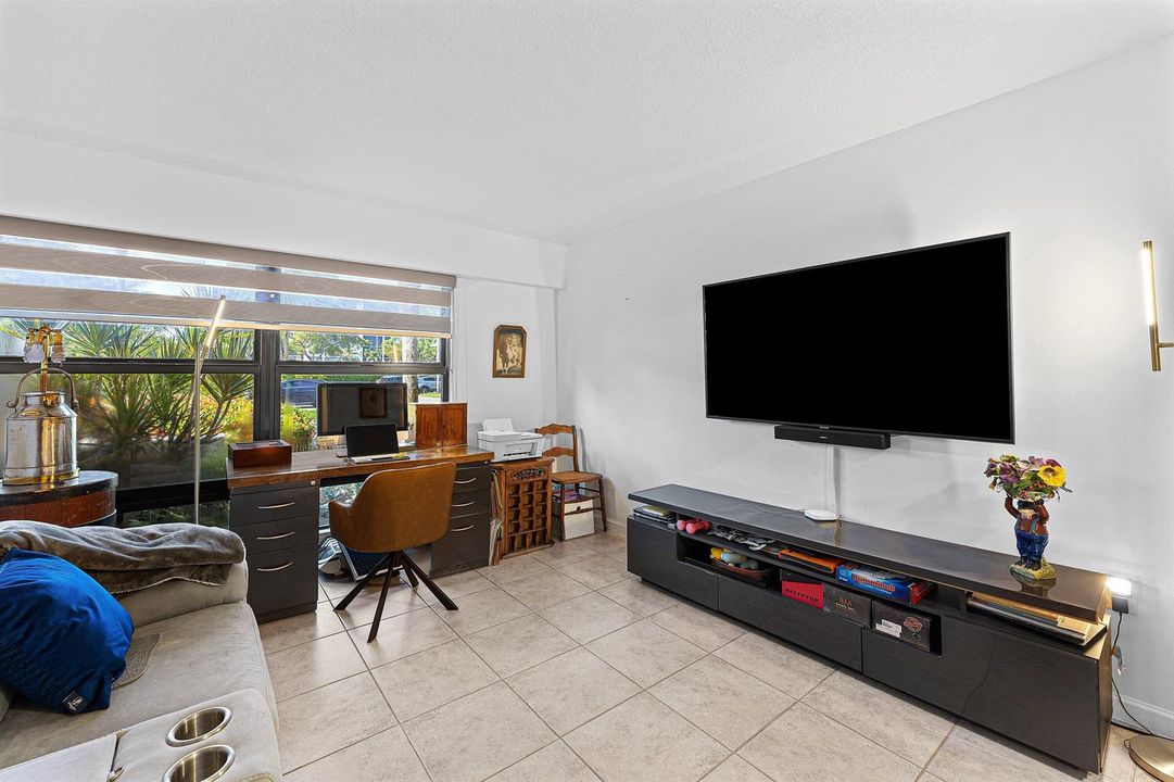 020-6864WillowWoodDrive-BocaRaton-FL-334