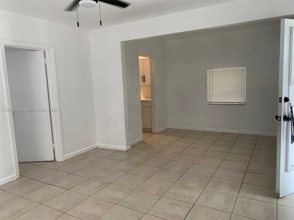 En Renta: $1,500 (1 camas, 1 baños, 700 Pies cuadrados)