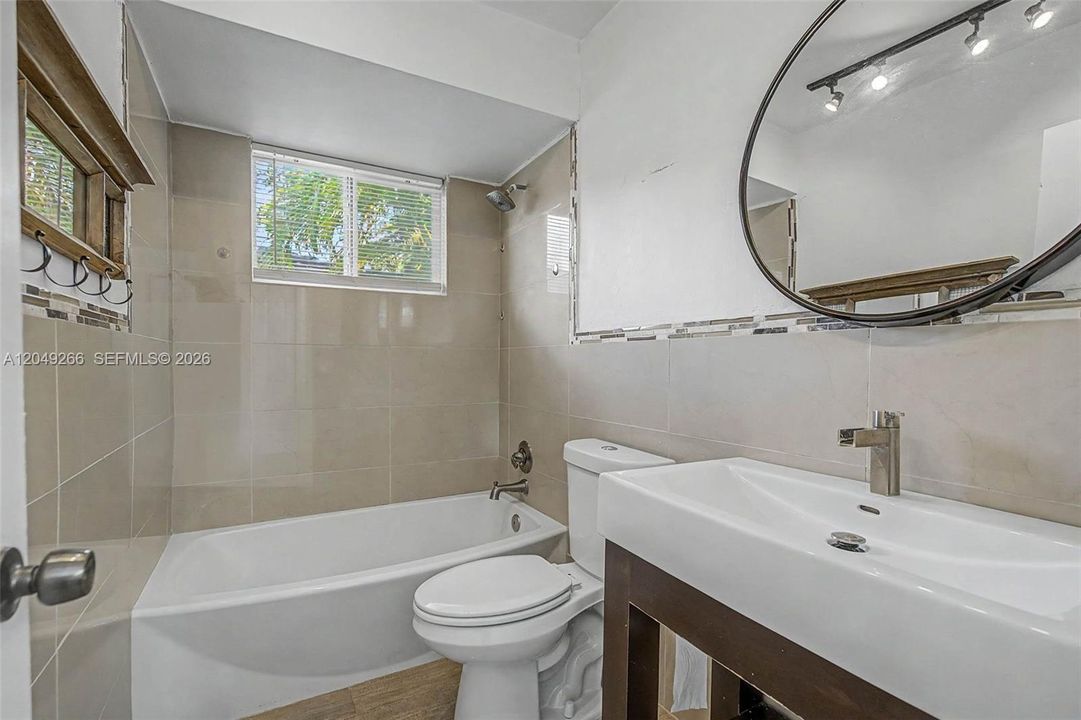 For Rent: $4,300 (3 beds, 2 baths, 1738 Square Feet)