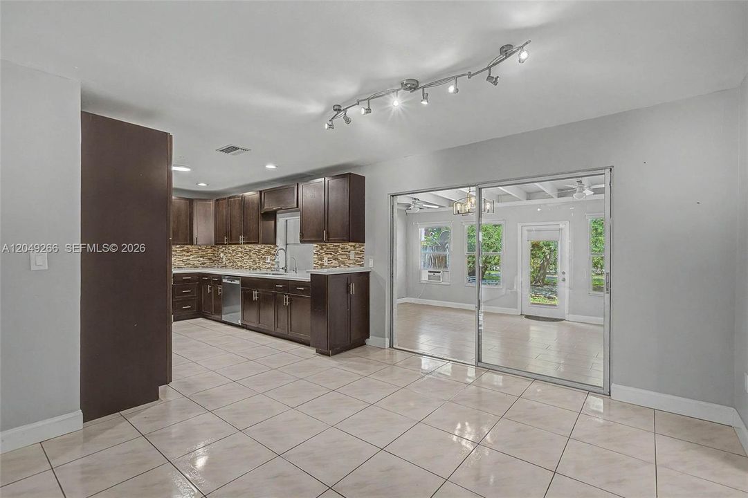 For Rent: $4,300 (3 beds, 2 baths, 1738 Square Feet)