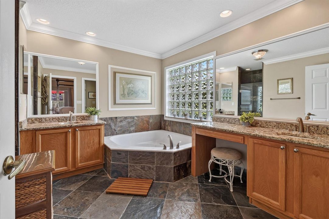 Ensuite